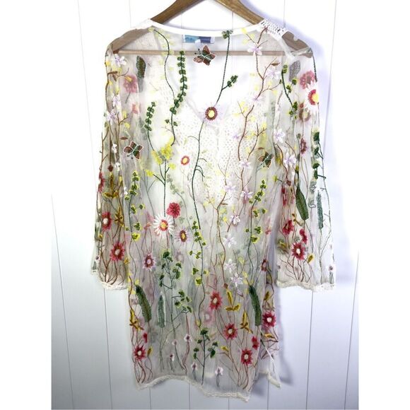 Colori di Mare Beachwear Embroidered Floral Butterfly Lace Detail Cover Up OS - Picture 7 of 9